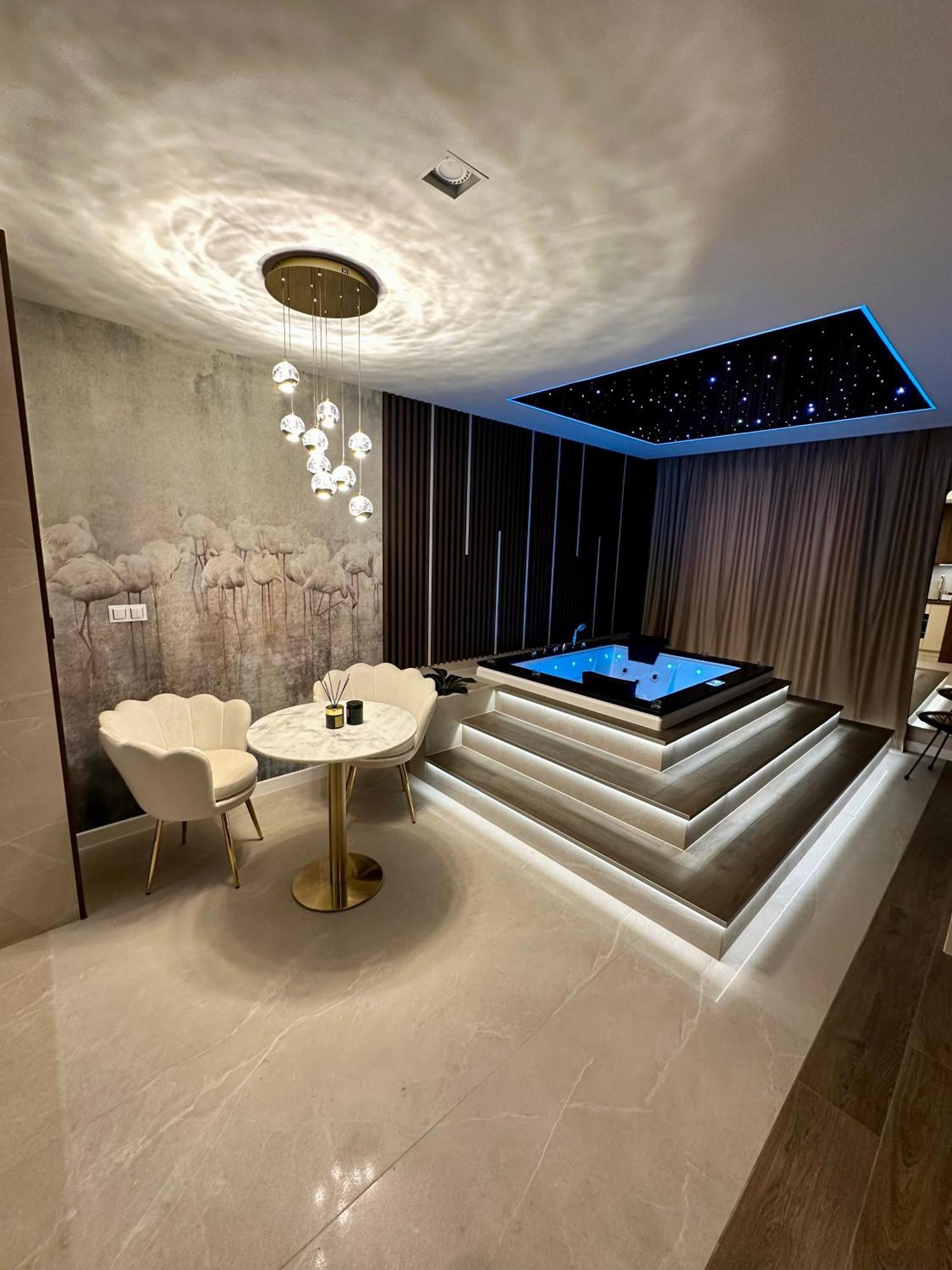 Masarska 8 Vip Apartamenty Jacuzzi Cracovia Esterno foto